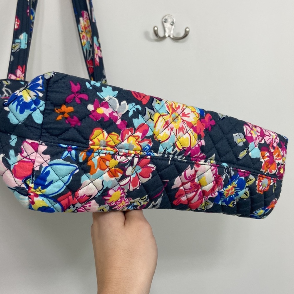 NEW Vera Bradley Tote - Picture 5 of 6